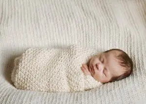 how to swaddle a baby