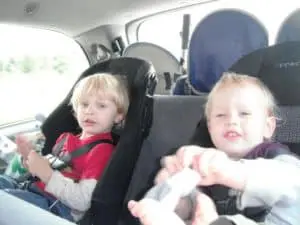leave kids alone in car